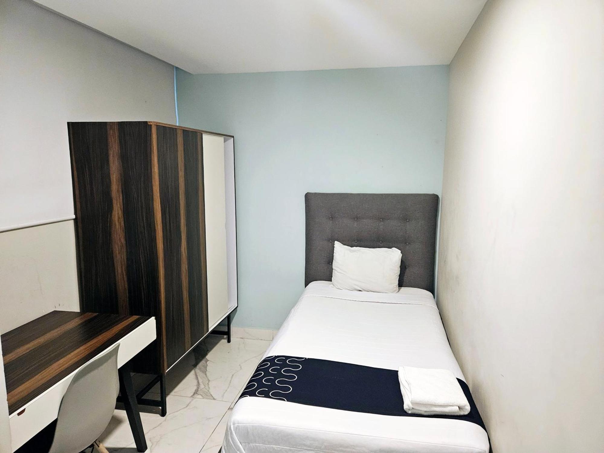 Singular Socrates Hotel