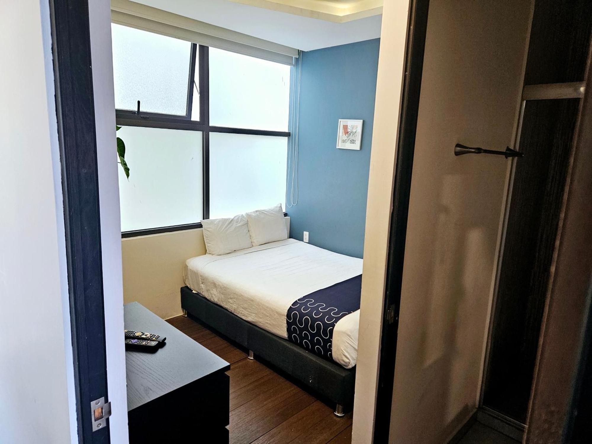 Singular Socrates Hotel 3*