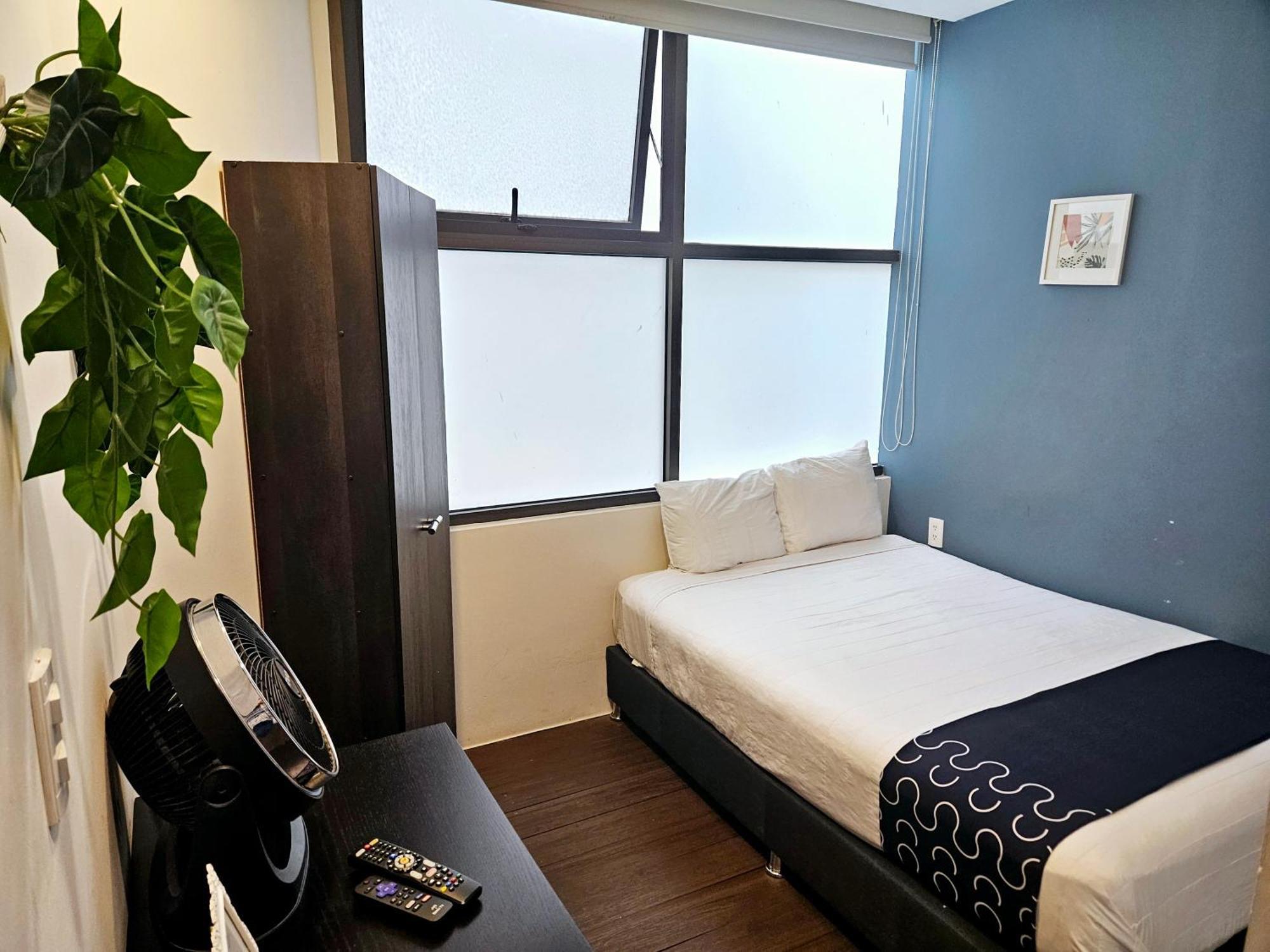 Singular Socrates Hotel 3*